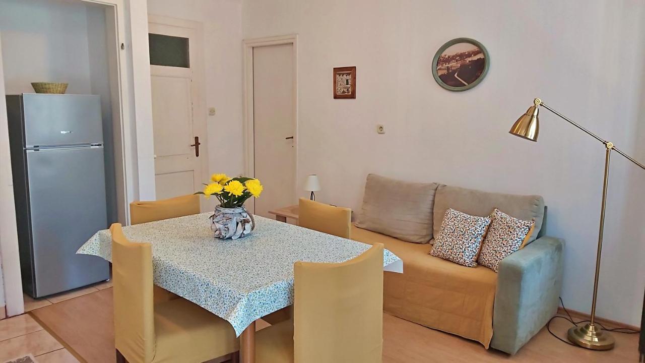 Apartment Mandic Omis Bagian luar foto
