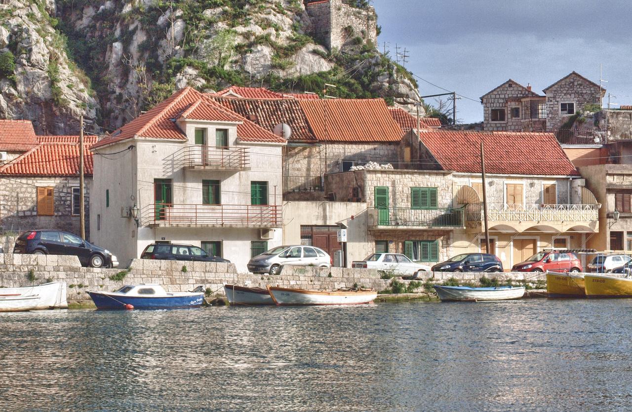 Apartment Mandic Omis Bagian luar foto