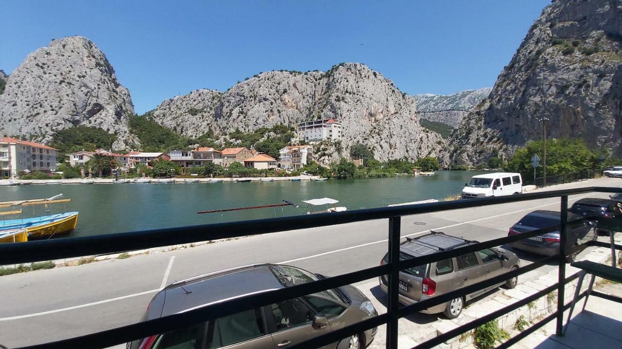 Apartment Mandic Omis Bagian luar foto