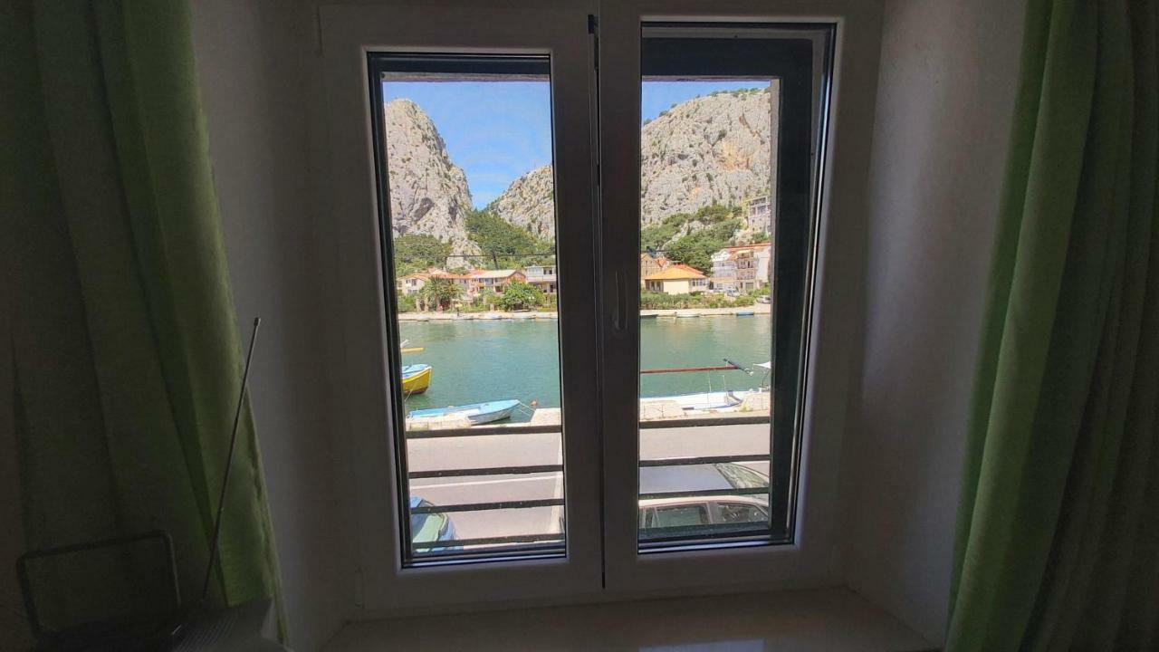 Apartment Mandic Omis Bagian luar foto