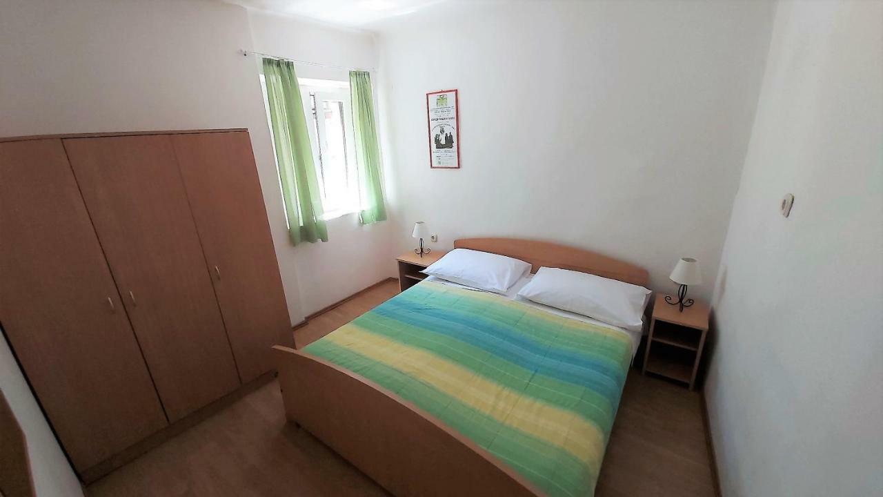 Apartment Mandic Omis Bagian luar foto