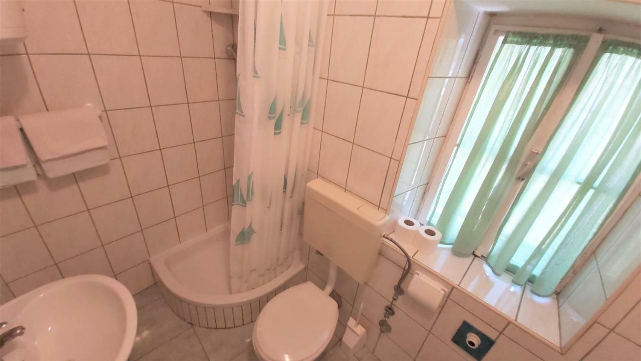 Apartment Mandic Omis Bagian luar foto